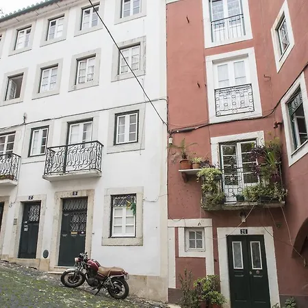 Portuguese Living Castelo Vintage Апартаменты Лиссабон